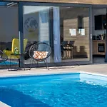 Aura Villa Póla