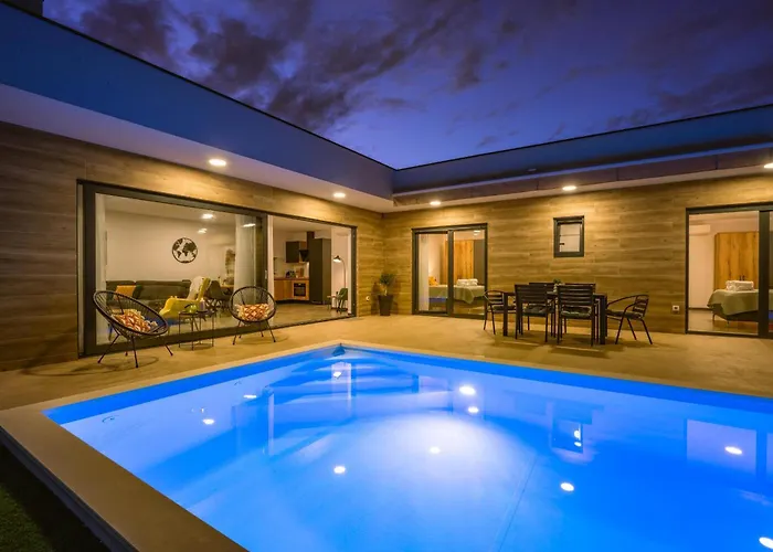 Villa Aura